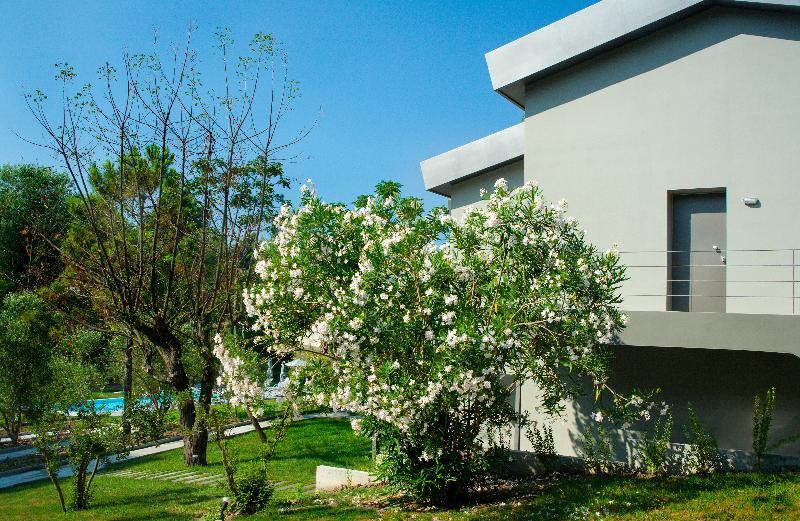 Sani & Sani Woods (adults Only) Hotel apartamentowy